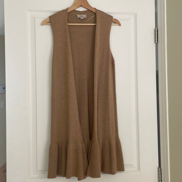 NWOT Loft Outlet Tan Sleeveless Ruffle Sweater Cardigan - Picture 4 of 11